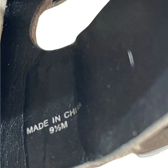 Rebecca Minkoff Triple Strap Tania Studded Slide Sandals Sahara Tan Suede SZ 9.5 - Picture 9 of 9